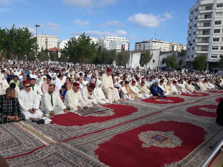 سلطات طنجة تنقل صلاة عيد الفطر إلى المساجد المغطاة بسبب التقلبات الجوية