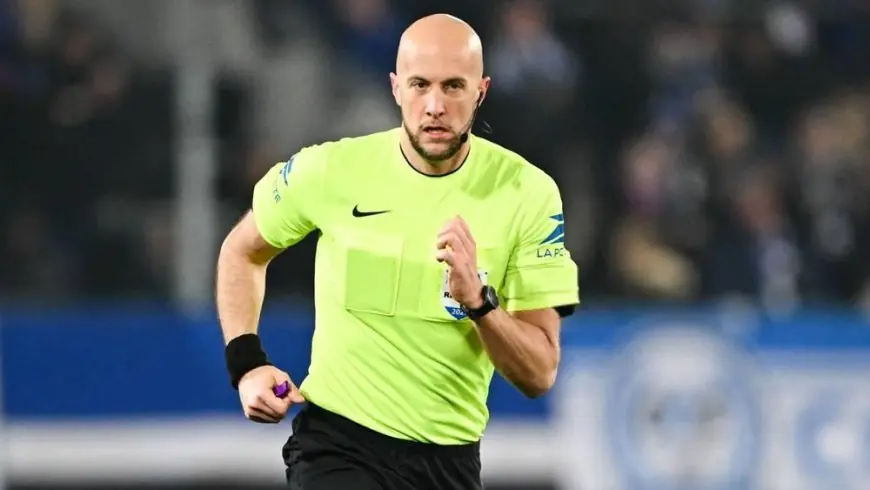 حكم فرنسي يقود مباراة المنتخب المغربي وباراغواي
