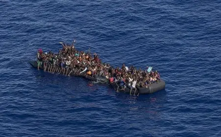 إنقاذ 32 شخصاً وفقدان 80 آخرين في حادث غرق مأساوي بالبحر المتوسط