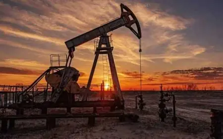 انخفاض أسعار النفط عقب إعلان إيران فتح مضيق هرمز