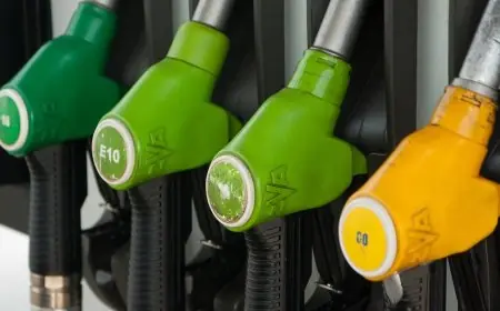 Les prix du pétrole chutent de plus de 10 pourcent après l’annonce par l’Iran de l’ouverture complète du détroit d’Ormuz