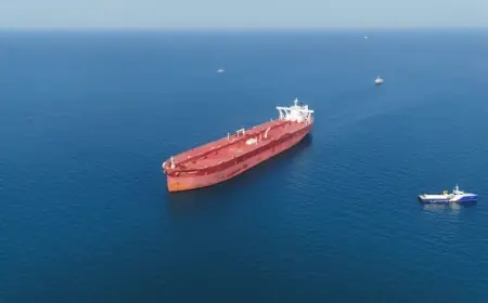 إيران تعلن تشديد سيطرتها على مضيق هرمز