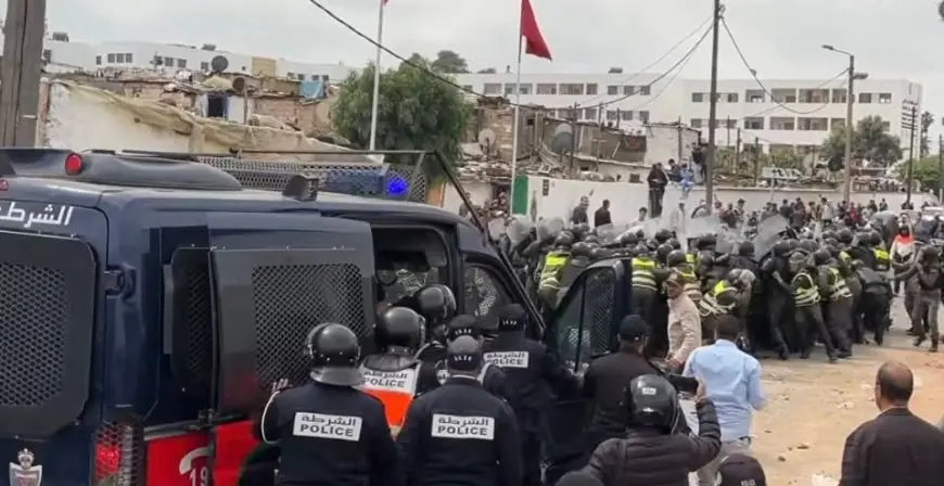 سلطات الدار البيضاء تعيد الهدوء إلى منطقة عين برجة وتدخل في مفاوضات مع الساكنة