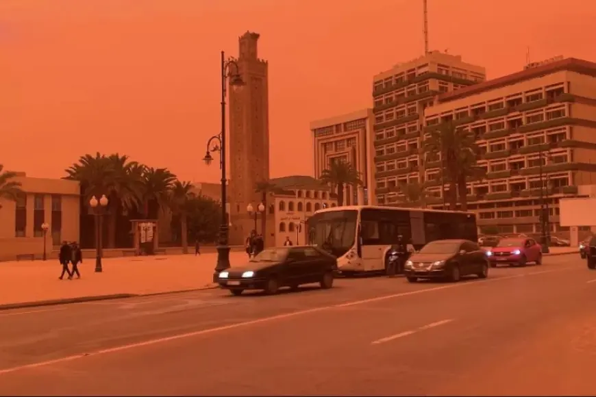 رياح قوية محملة بالغبار تغيّر لون السماء إلى البرتقالي بوجدة والجنوب الشرقي