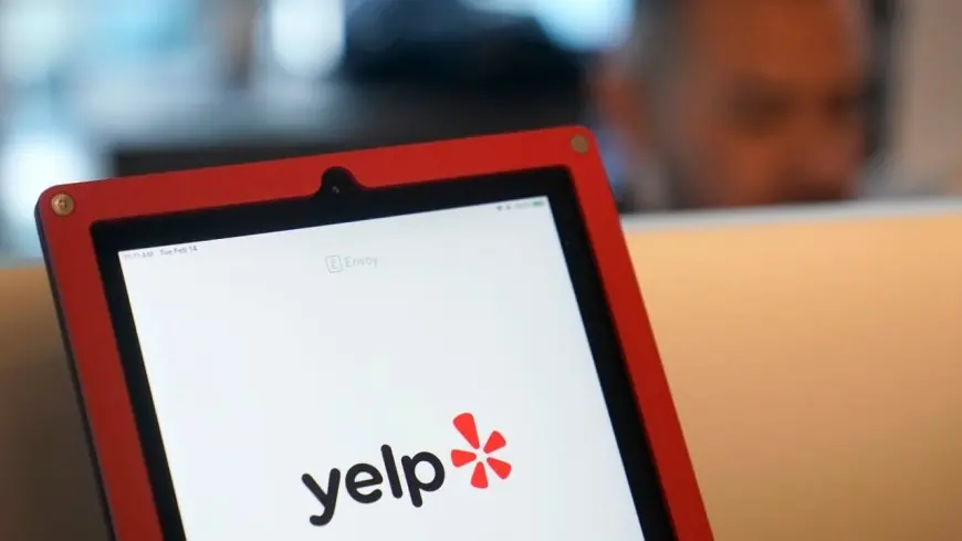 Yelp تطلق مساعداً ذكياً يتيح الحجز وطلب الطعام داخل المحادثة