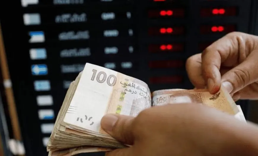الدرهم يتراجع أمام الدولار في أول تسعيرة ليوم الجمعة