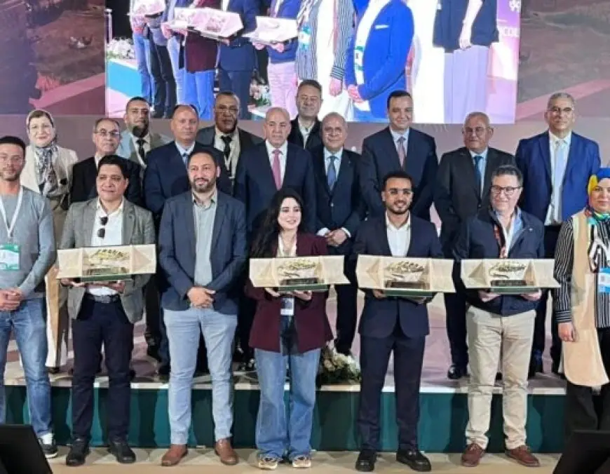 أسماء الصحافيين المتوجين بجائزة الصحافة الفلاحية والقروية بالمعرض الدولي للفلاحة بمكناس