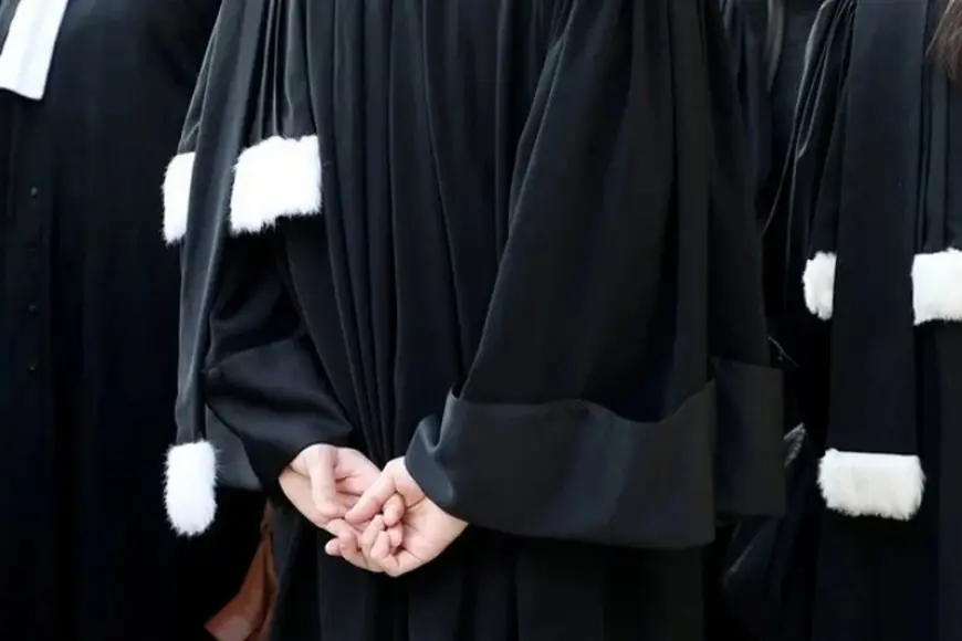 الدار البيضاء.. ارتداء بذلة المحاماة دون صفة قانونية يجر شابة للتحقيق