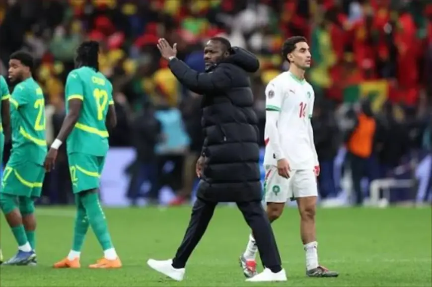 بعد واقعة انسحاب السنغال.. الفيفا يعلن طرد أي لاعب يغادر الملعب احتجاجا على قرار تحكيمي