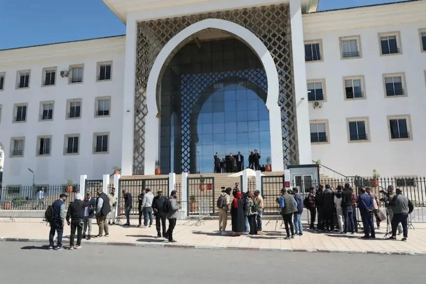 استنفار أمني بتمارة إثر اعتداء ملثمين بأسلحة بيضاء على محامٍ بمرآب المحكمة