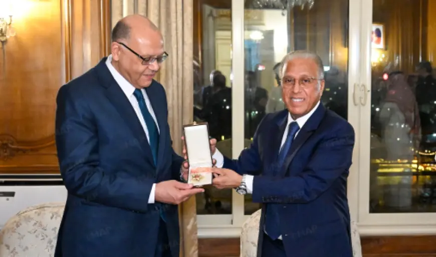 توشيح سفير مصر السابق بالمغرب بالوسام العلوي من درجة قائد