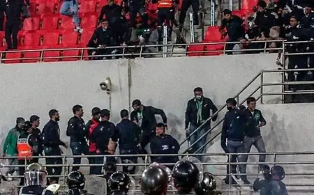 الجيش الملكي يدين أحداث شغب مباراته ضد الرجاء ويدعو إلى نبذ العنف