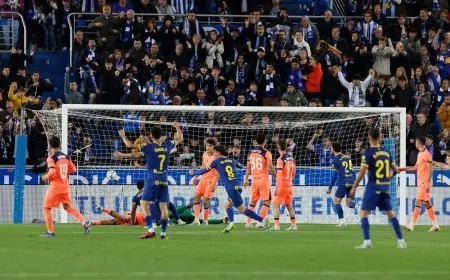 الدوري الإسباني.. برشلونة "حامل اللقب" يسقط في فخ الهزيمة أمام ألافيس