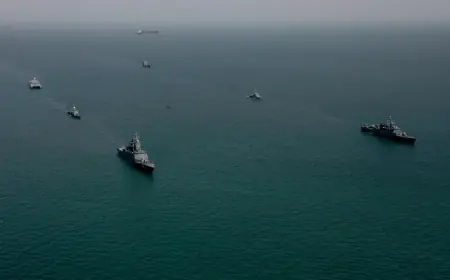 إيران تسمح بعبور السفن عبر مضيق هرمز وتستثني سفن الدول التي تحاربها