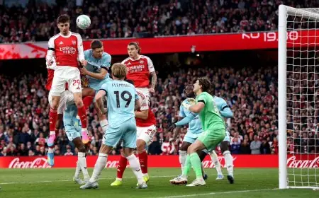 ارسنال يهزم بيرلني ويقترب من التتويج بلقب الدوري الإنجليزي