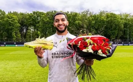 إسماعيل الصيباري يتوج بجائزة أفضل لاعب في الدوري الهولندي