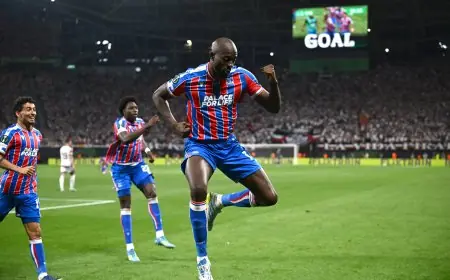 كريستال بالاس يتوج بلقب دوري المؤتمر الأوروبي