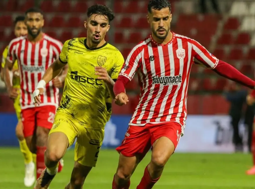 المغرب الفاسي يتعادل مع النادي المكناسي ويعزز صدارته للبطولة الاحترافية