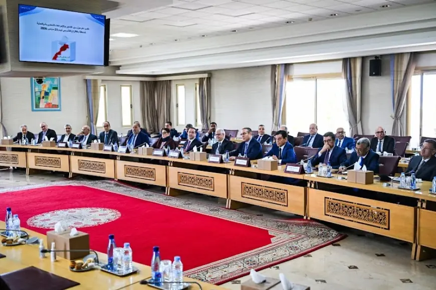 وزير الداخلية يعقد اجتماعا جديدا مع زعماء الأحزاب السياسية استعدادا للانتخابات التشريعية المقبلة