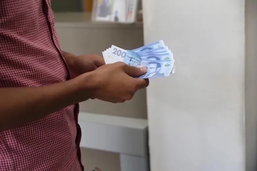 الحكومة تتجه لصرف أجور الموظفين قبل عيد الأضحى