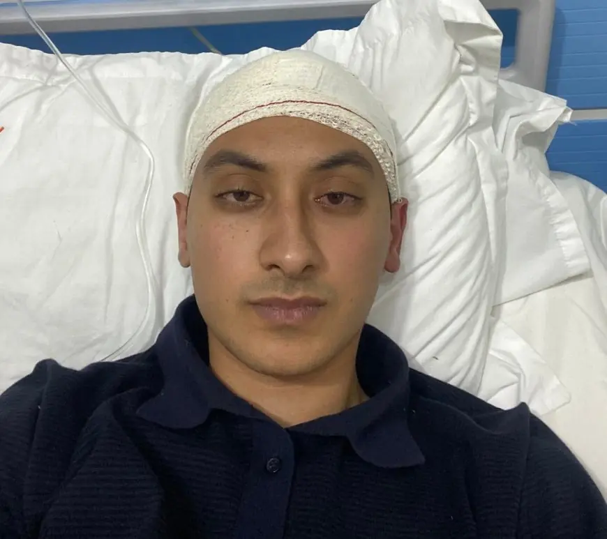 سقطت عليه عارضة حديدية.. ضحية حادث معرض الكتاب بالرباط يكشف مستجدات حالته الصحية وينتقد صمت المنظمين