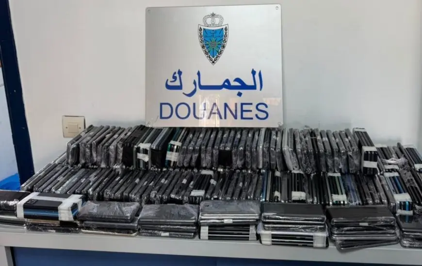 الجمارك المغربية تحبط محاولة تهريب 400 هاتف محمول عبر معبر باب سبتة