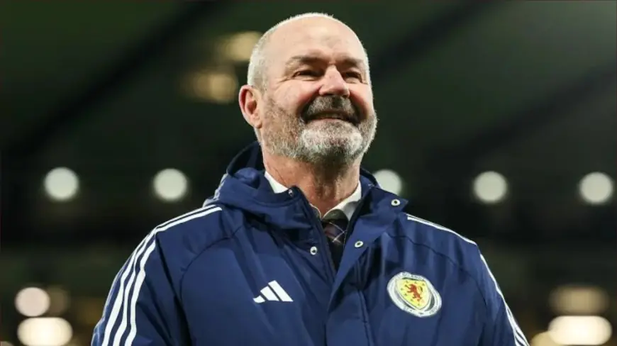 خصم المنتخب المغربي بالمونديال.. الاتحاد الإسكتلندي يمدد عقد مدرب المنتخب الأول ستيف كلارك
