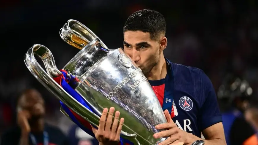 حكيمي يرفع رصيده إلى 17 لقباً بعد التتويج مع باريس سان جيرمان بدوري أبطال أوروبا