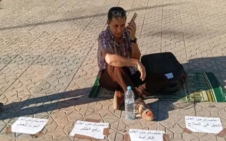 أستاذ تطوان الموقوف يعلق اعتصامه بعد تدخل وزير التعليم للتكفل شخصيا بعلاج ابنه