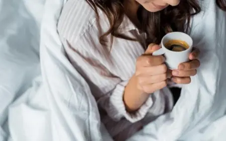 طبيبة تحذر من شرب القهوة على معدة فارغة وخطر التهاب البنكرياس