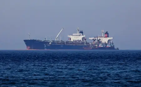 الولايات المتحدة تعلّق عقوباتها على النفط الإيراني
