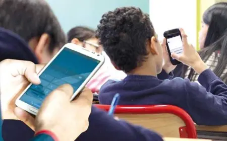 دراسة تكشف العامل الأخطر الذي يزيد مخاطر الهواتف الذكية على المراهقين