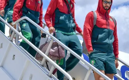 بعثة المنتخب المغربي تشد الرحال إلى هيوستن استعدادًا لمواجهة كندا في ثمن نهائي كأس العالم