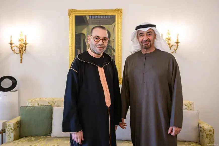 محمد بن زايد يستقبل الملك محمد السادس بمقر إقامته في الرباط