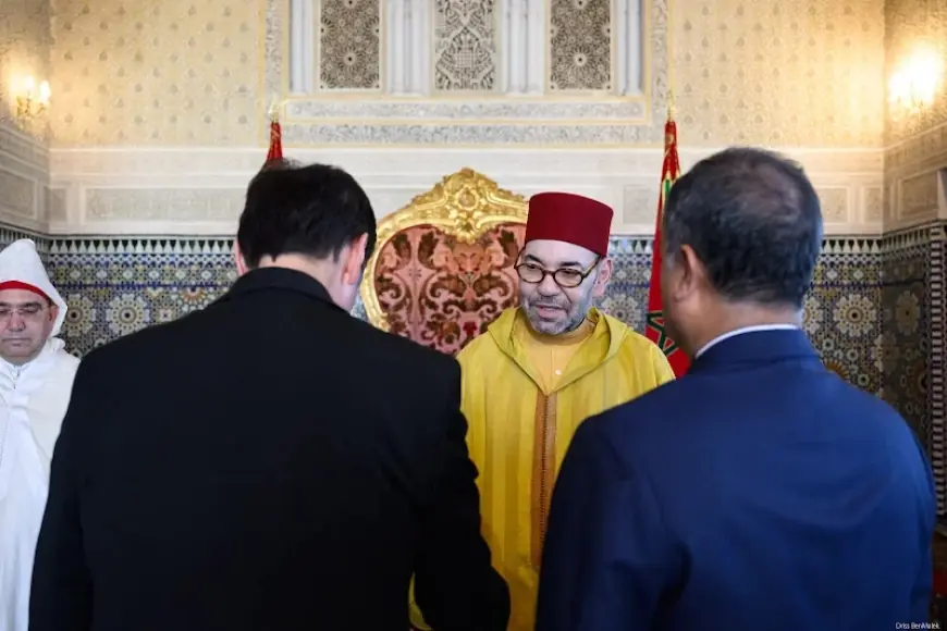 الملك محمد السادس يستقبل بالقصر الملكي بالرباط عددا من السفراء الأجانب