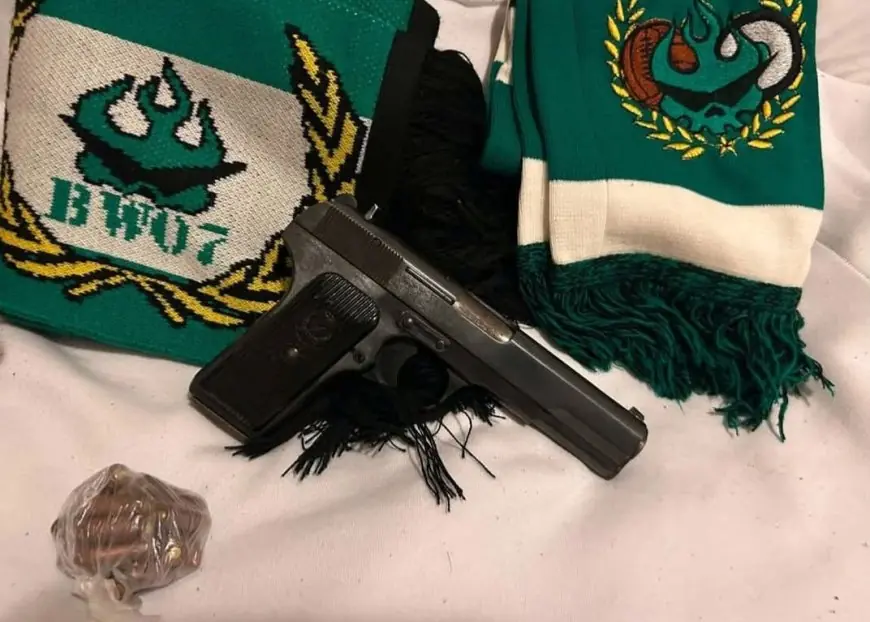 الأمن الوطني بوجدة يوقف مشجعاً حرض على الشغب الرياضي بنشر صور لأسلحة نارية