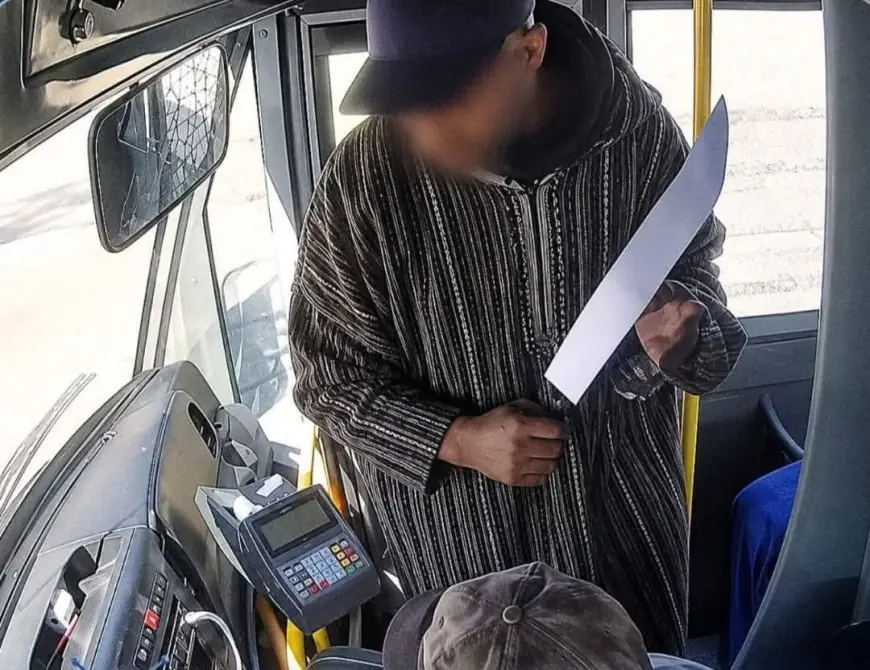 20 سنة سجناً نافذاً لمتهم هاجم حافلة للنقل الحضري بالسلاح الأبيض في الجديدة