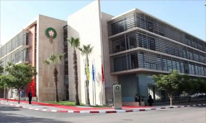 سياسة تواصل ”غامضة” للجامعة الملكية المغربية.. انتقادات لاذعة تواجه المكلفين بالإعلام