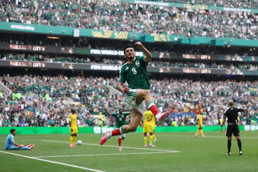 المكسيك يستهل مشواره في كأس العالم بانتصار على جنوب أفريقيا