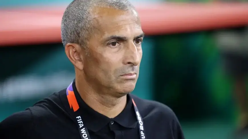 إقالة صبري لموشي من تدريب منتخب تونس بعد الهزيمة القاسية أمام السويد