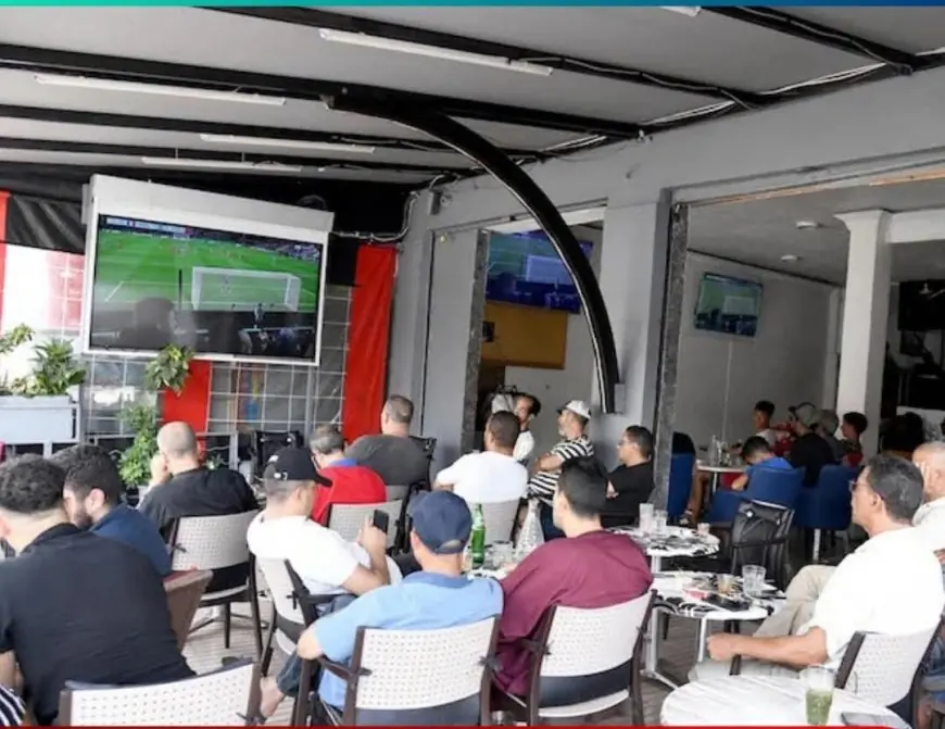 رفع أسعار خدمات المقاهي لمشاهدة مباريات المنتخب المغربي في المونديال يثير غضب مواطنين