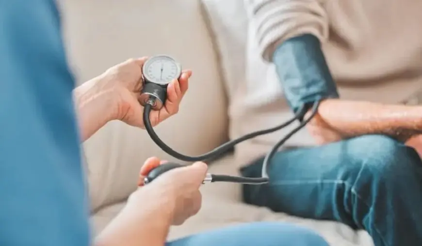 طبيب قلب يوجه نصائح طبية مهمة لمرضى ضغط الدم لحماية القلب والأوعية الدموية