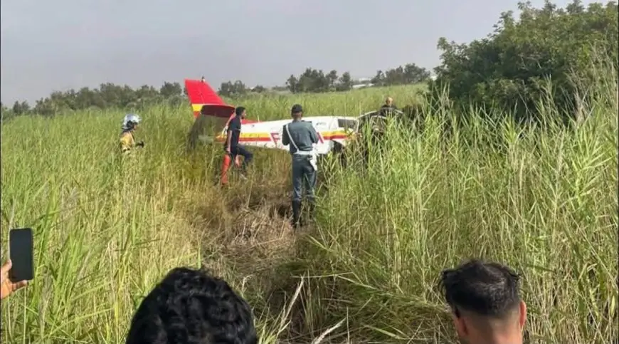 تحطم طائرة سياحية بمحيط مطار الحسيمة ومصرع زوجين فرنسيين