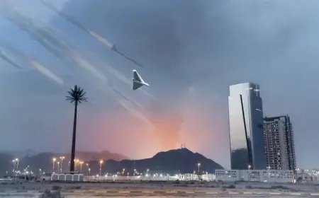 القوات الإيرانية تعلن ضرب أنظمة دفاع ومواقع عسكرية في ثلاث دول خليجية
