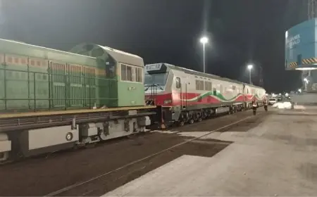 وصول قاطرات ثنائية الطاقة إلى ميناء الدار البيضاء لتعزيز أسطول السكك الحديدية بالمغرب
