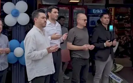 جدل في تركيا.. إمام مسجد يقرأ الفاتحة خلال افتتاح متجر لبيع الخمور