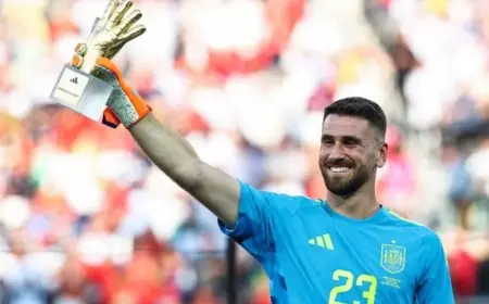 حارس إسبانيا يوناي سيمون يتوج بجائزة القفاز الذهبي في كأس العالم 2026