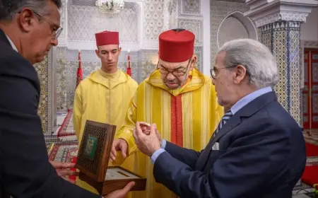 الملك محمد السادس يستقبل والي بنك المغرب بالقصر الملكي بتطوان