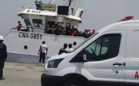 Dakhla : le navire "Azhar 5" sauve l’équipage du "Sara 2" après le naufrage du bateau au large