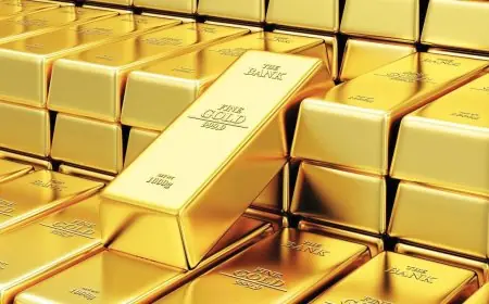 الذهب يتراجع مع صعود الدولار وترقب قرار الفائدة الأمريكية